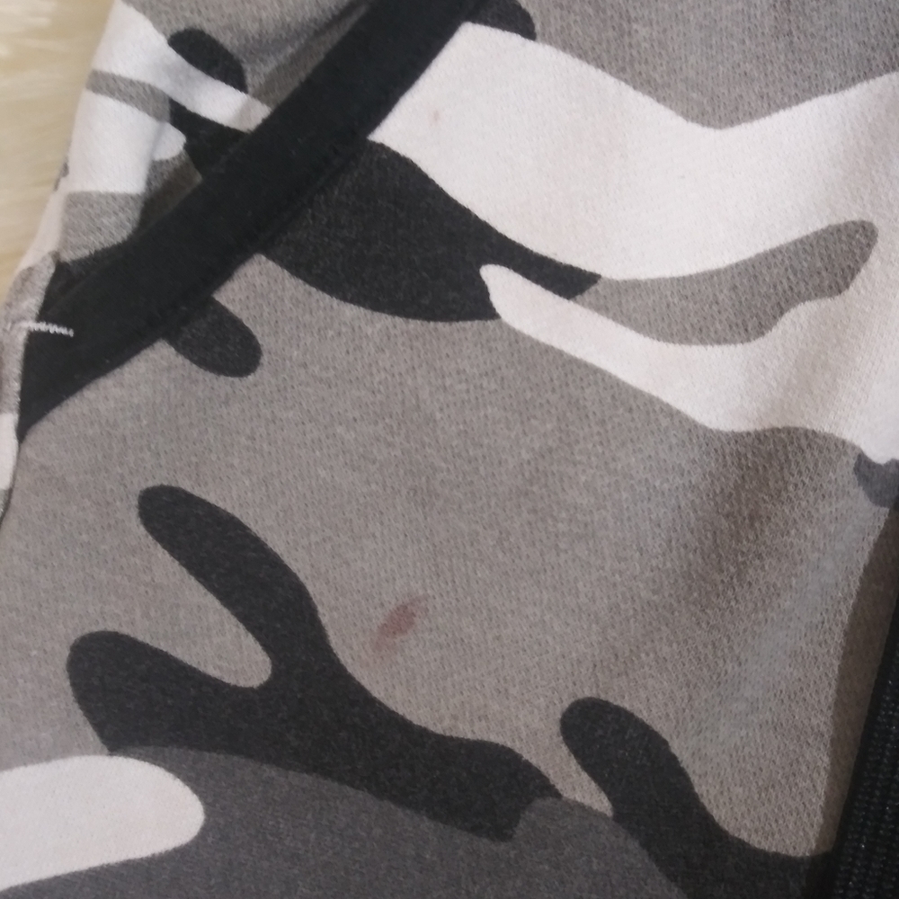 Hollister Men's Logo Camo Joggers Sweatpants - Picture 6 of 7